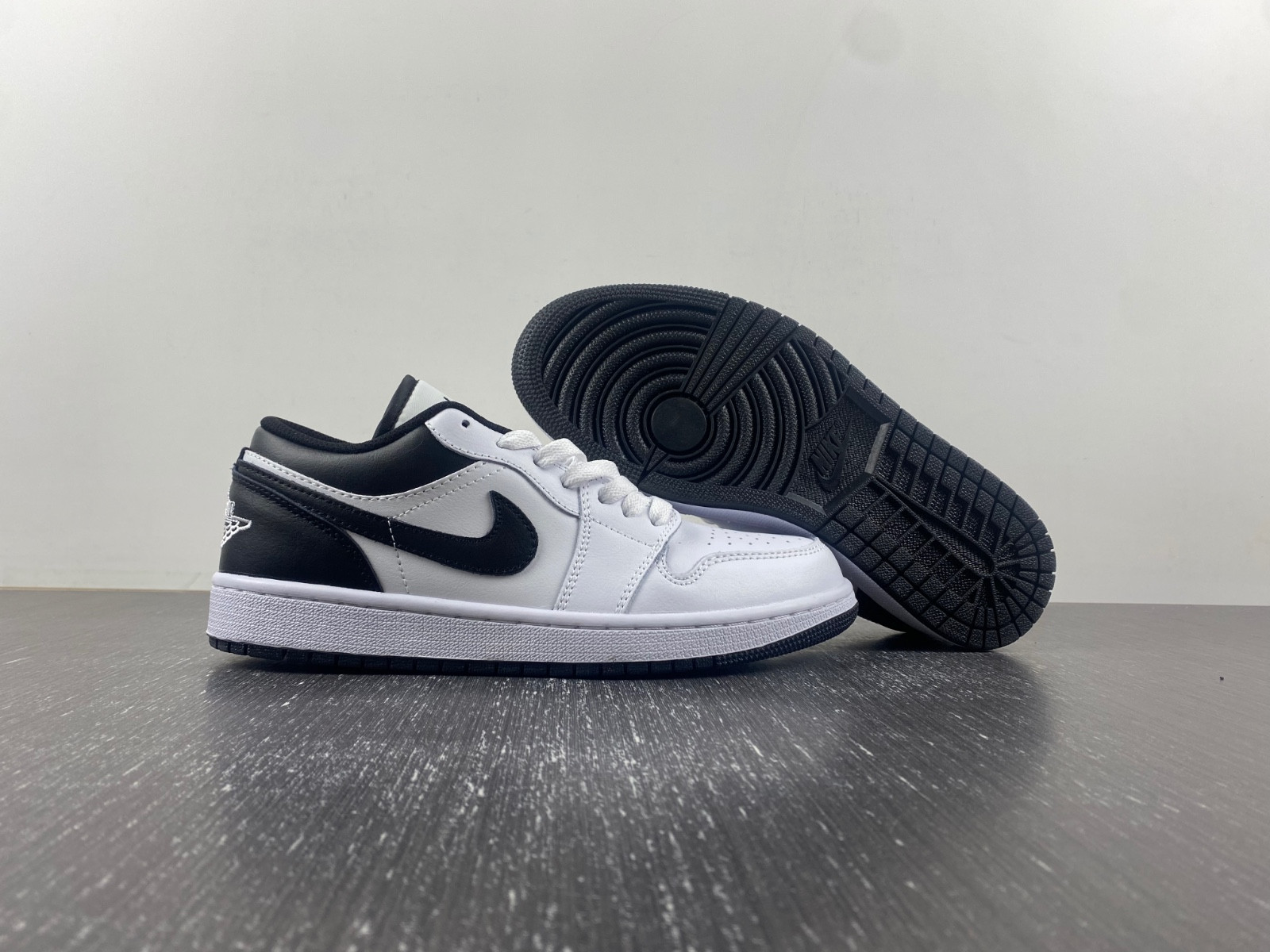 air jordan 1 low white black 553558-132