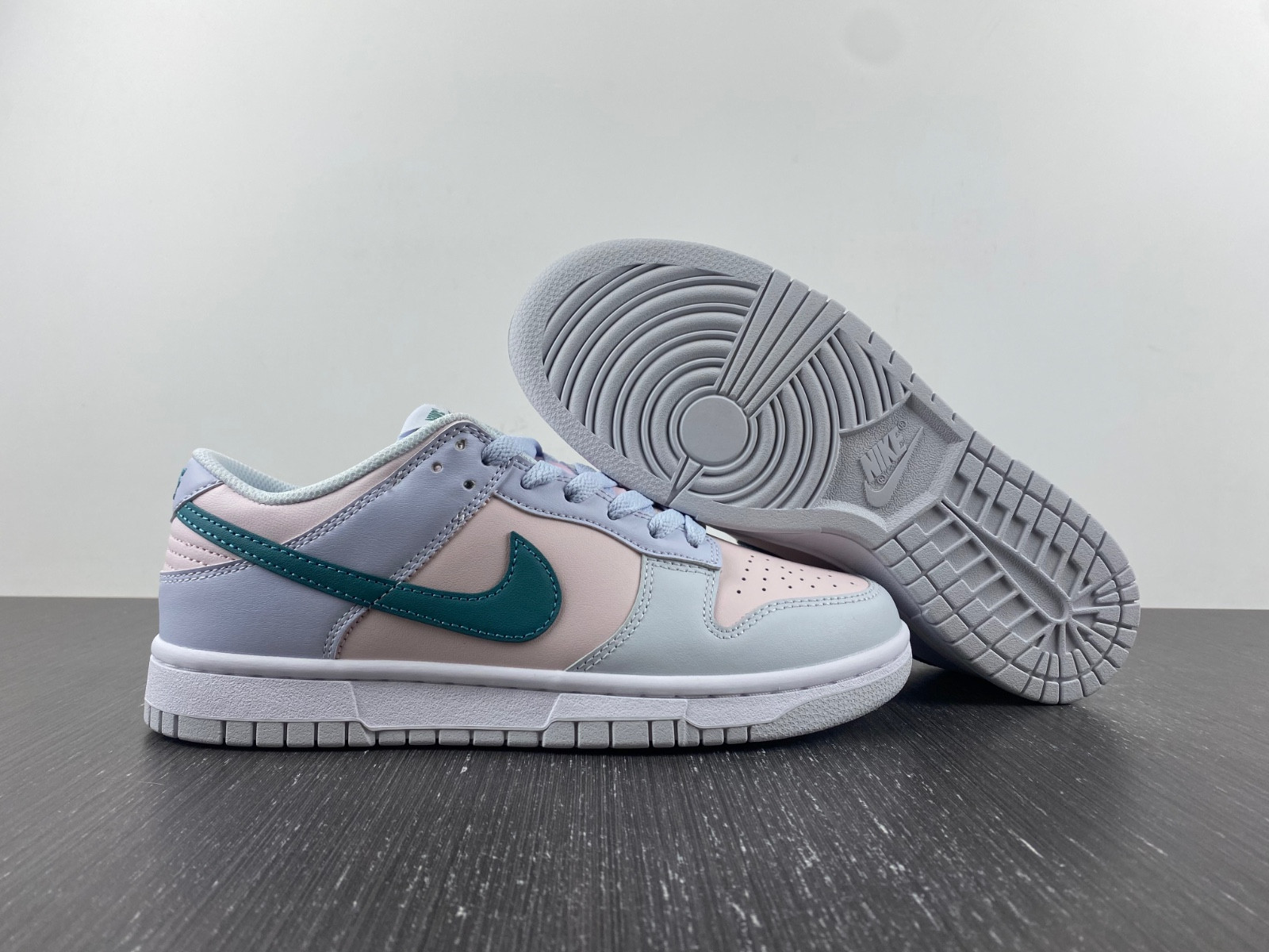 nike dunk low gs “mineral teal” fd1232-002