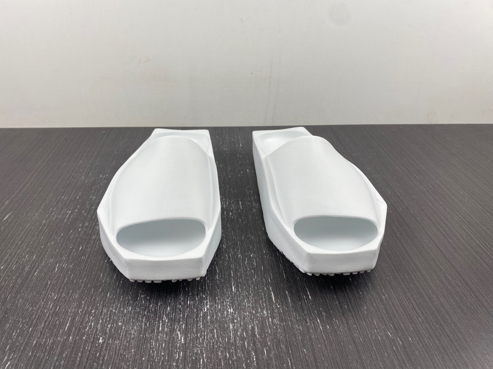 jordan hex mule arrives in “off white” dq8992-100