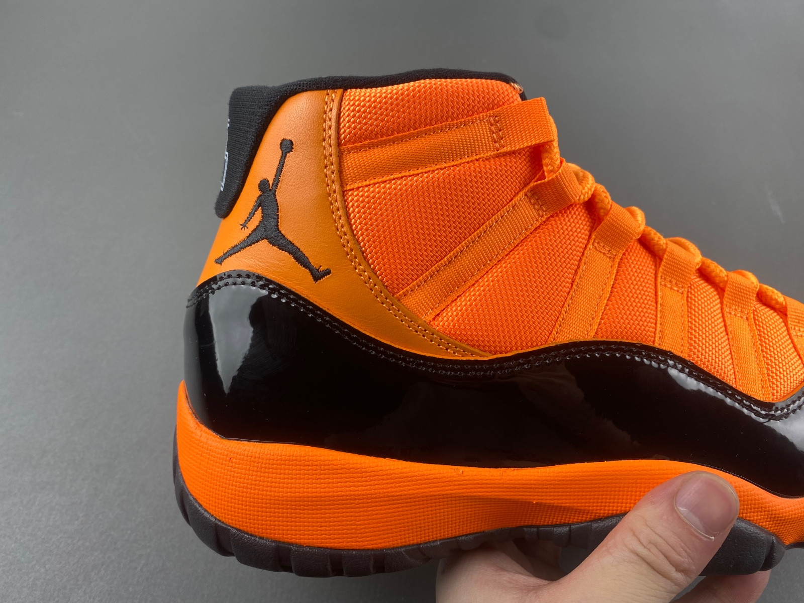 Air Jordan 11 Retro “orange Black”