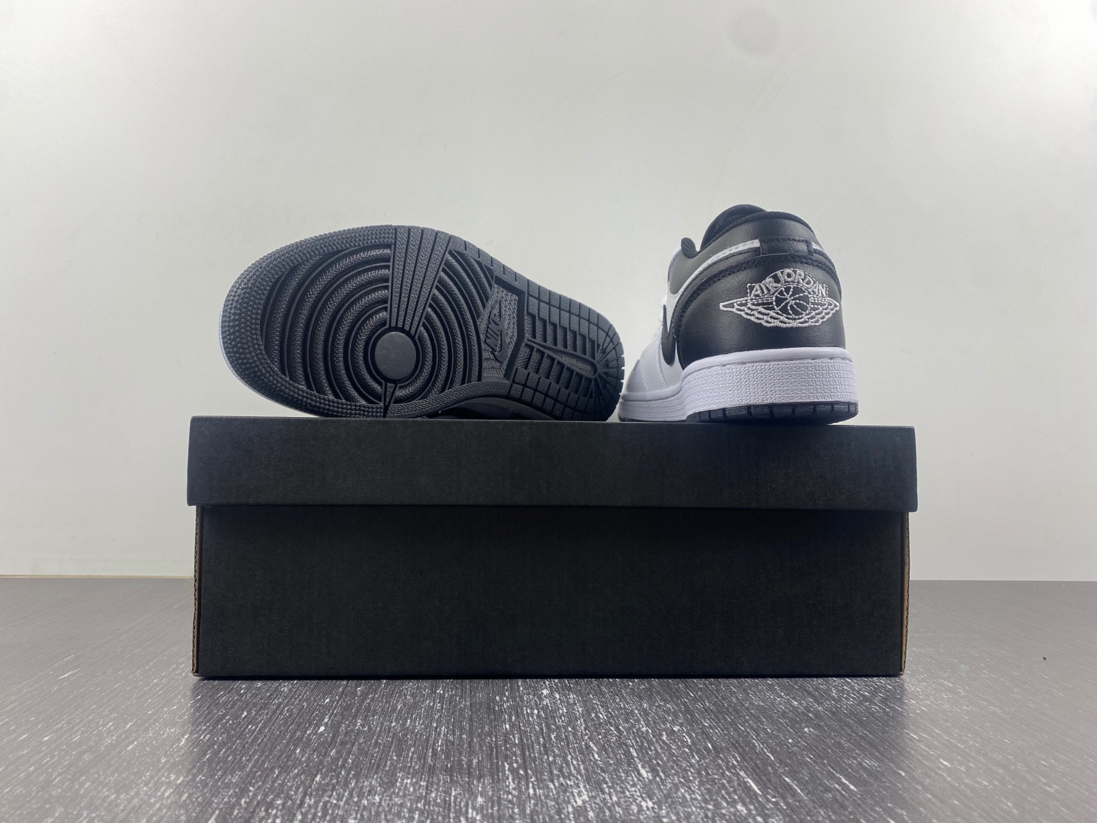 air jordan 1 low white black 553558-132