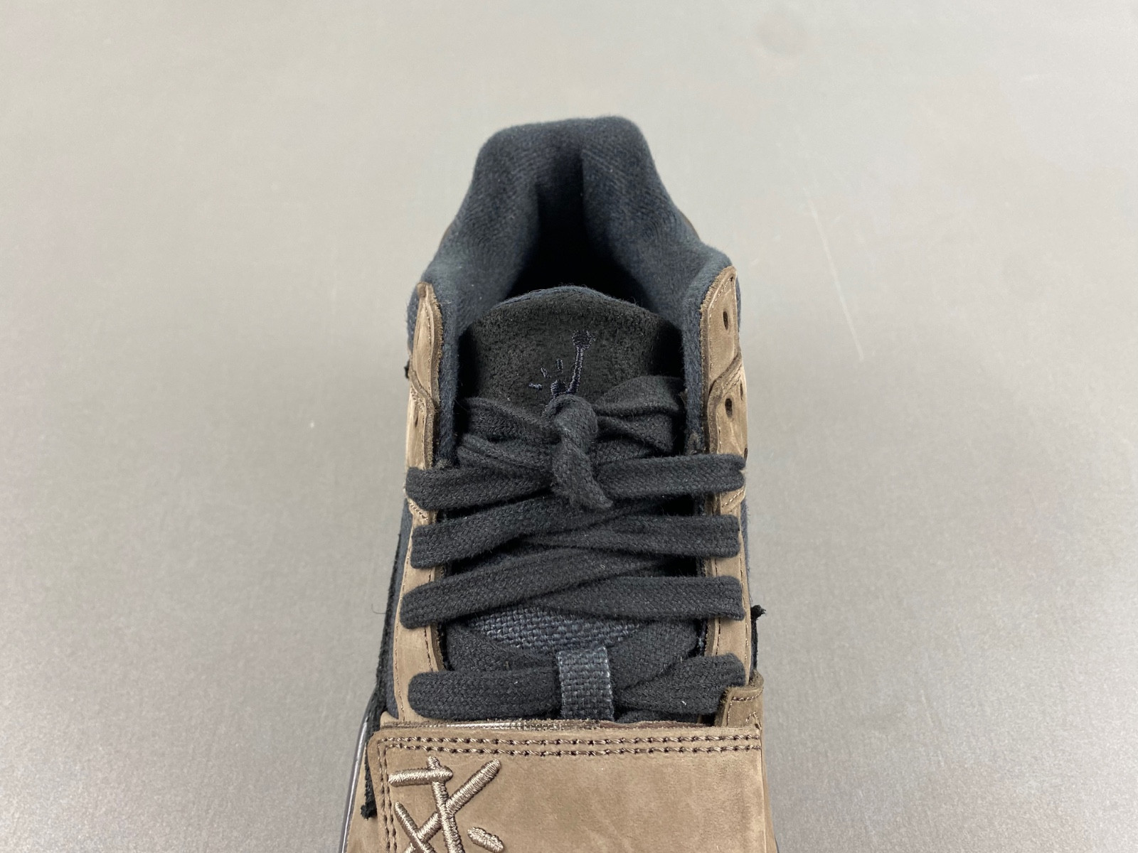 travis scott x jordan cut the check