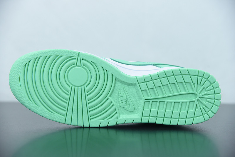 nike sb dunk low green glow dd1503-105