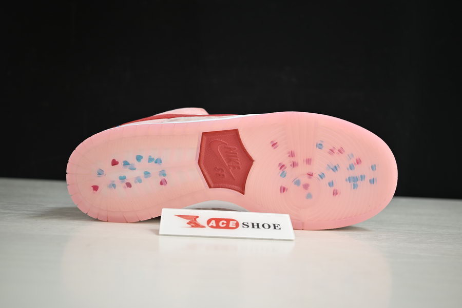 strangelove x nike sb dunk low “valentine’s day” ct2552-800