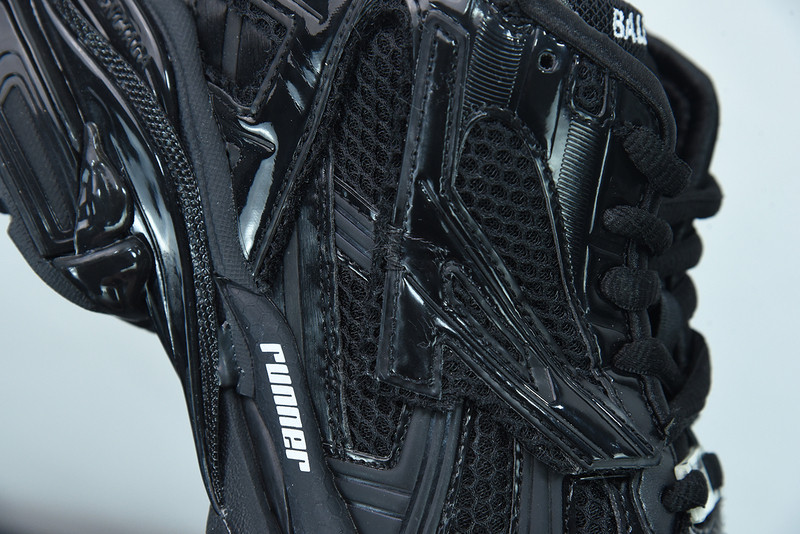 Ba*len*cia*ga runner sneaker