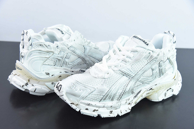 Ba*len*cia*ga runner sneaker