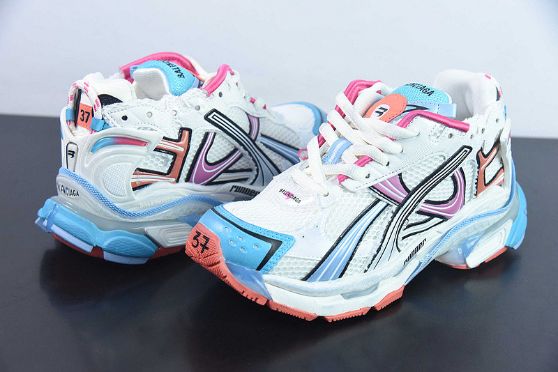 Ba*len*cia*ga runner sneaker