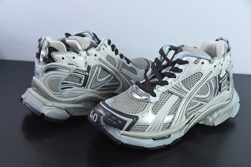 Ba*len*cia*ga runner sneaker