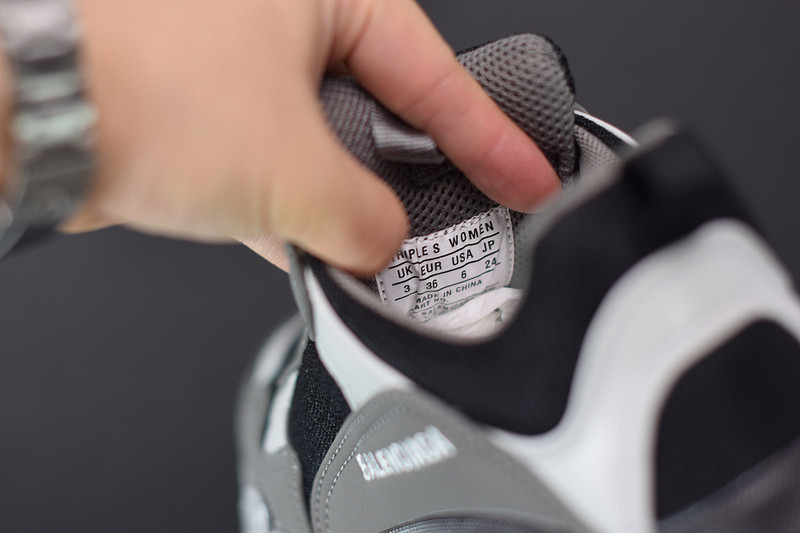 bc triple s trainer 483546 w06f1 0841