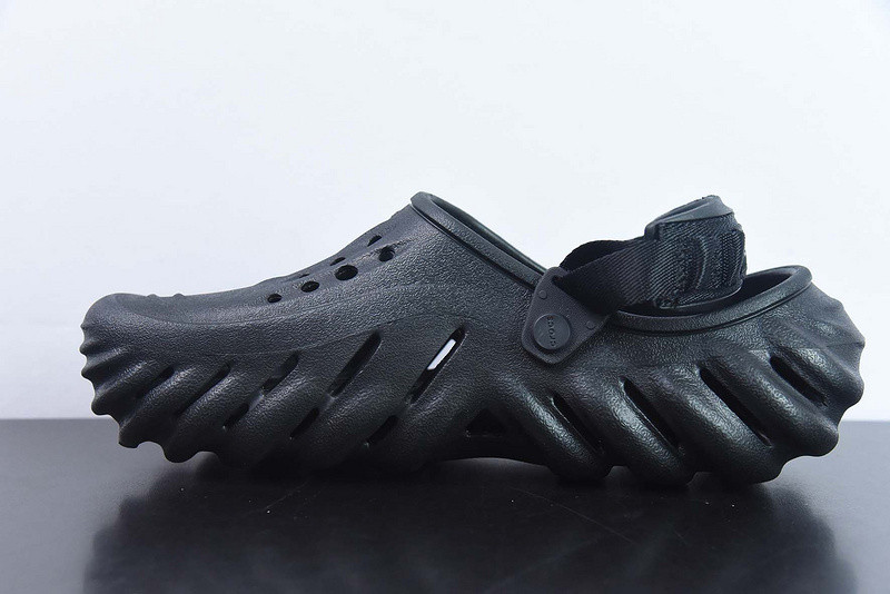 Cr*0*s echo clog black