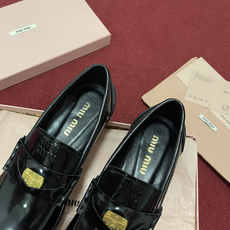 mIUMIU SNEAKER