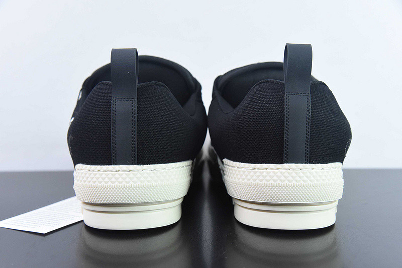 dio* x converse sneaker