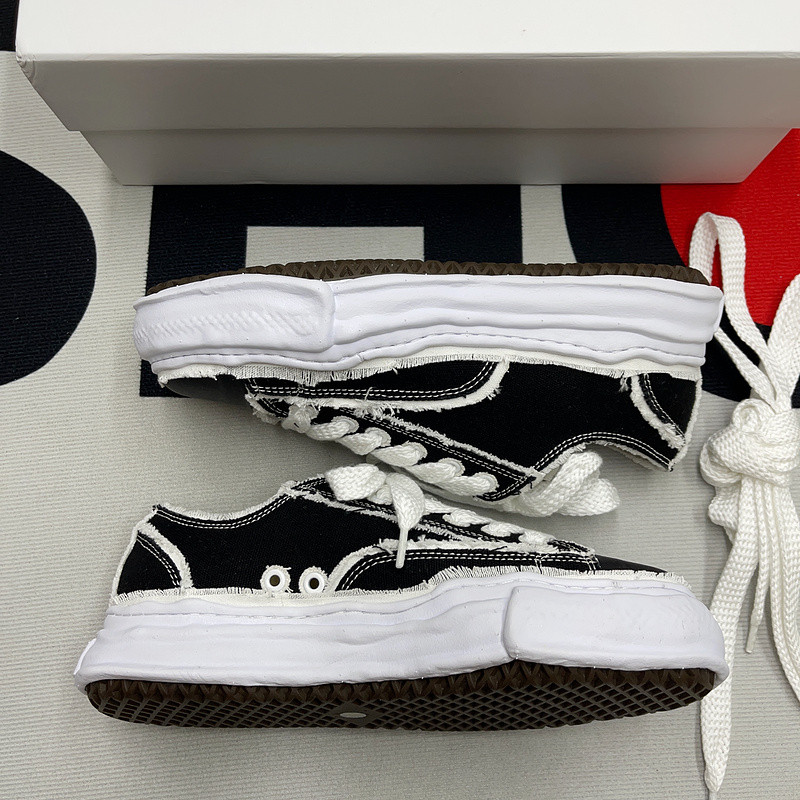 Ma*s*n mihara yasuhiro sneaker