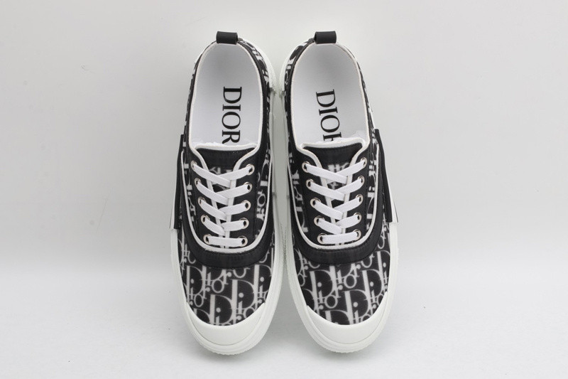 dio* x converse sneaker